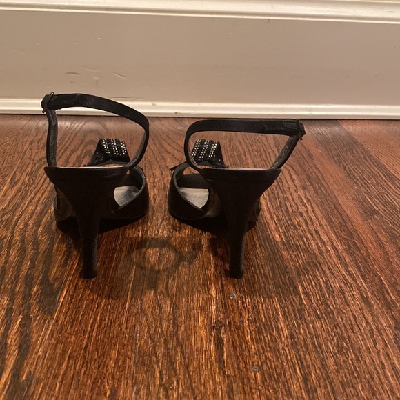 Stuart Weitzman Open Toed Heels - Picture 5 of 6